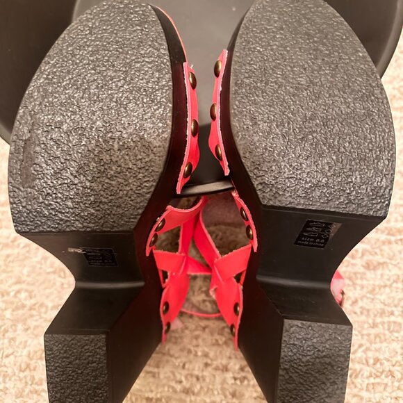 Studded Coral & Black Platform Sandals – Size 8.5 - Picture 6 of 9